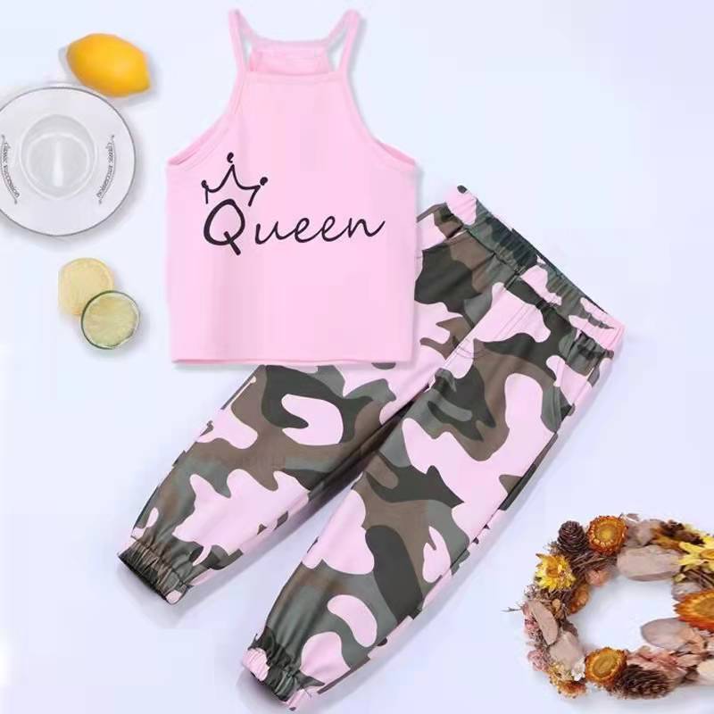 Toppur og buxur með kórónuprenti